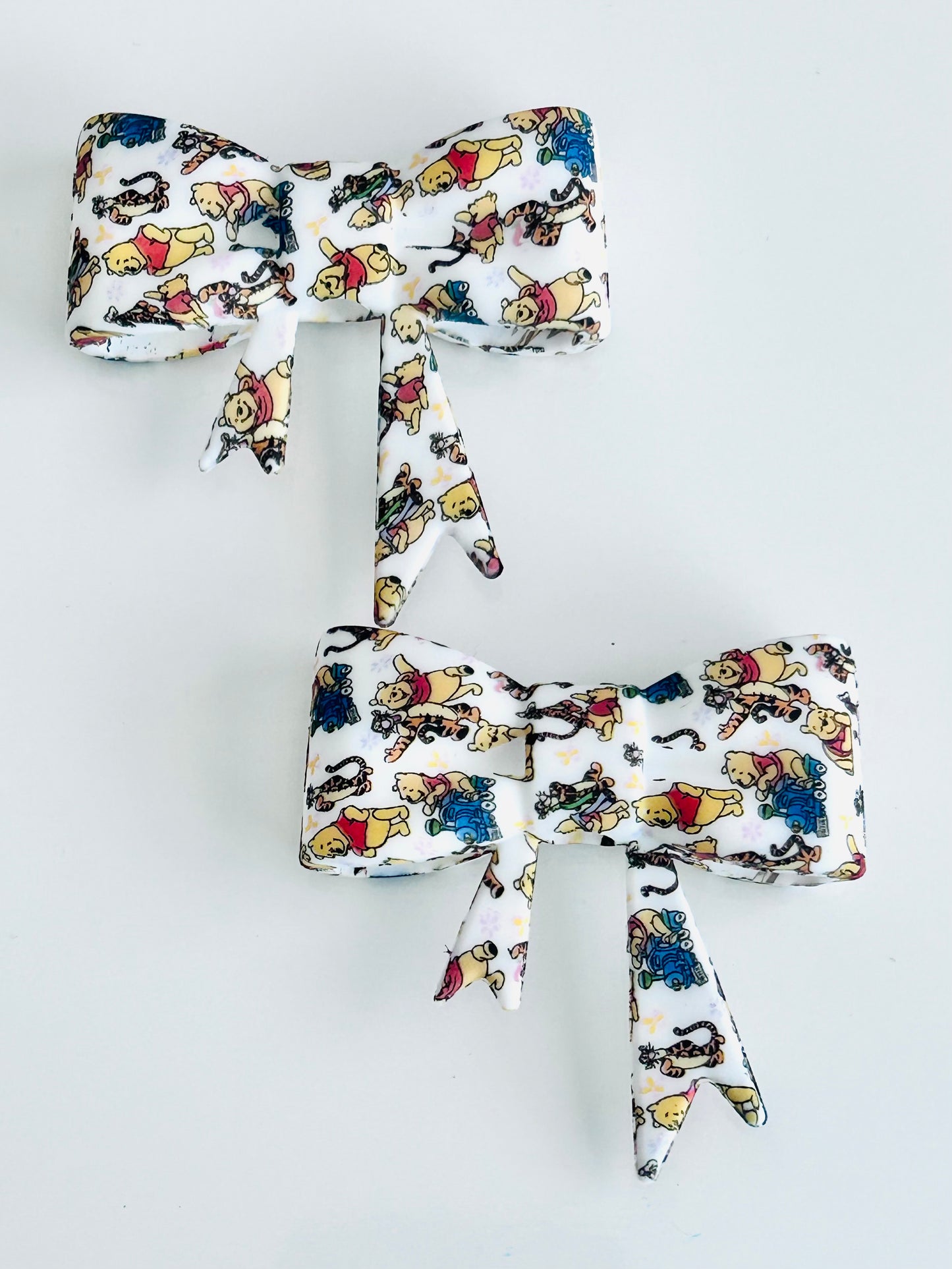 Large Pooh Silicone Bow Toppers