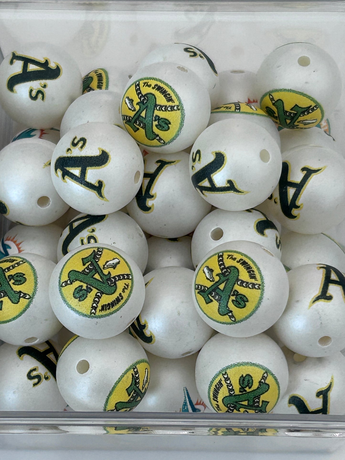 16mm Oakland A’s Acrylic Beads (12ct)