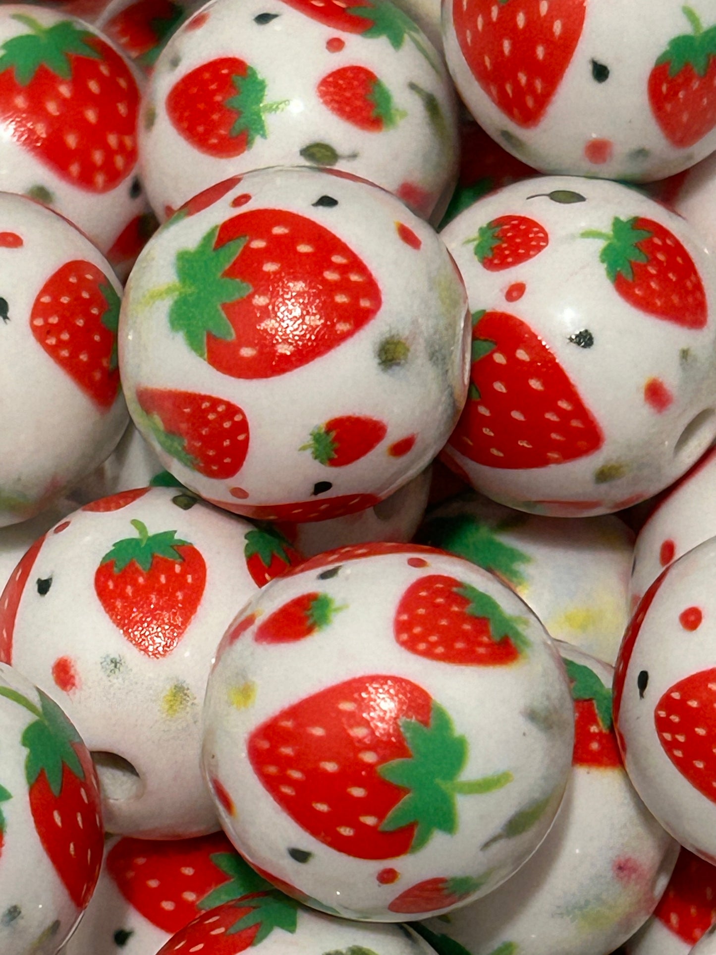 16mm Strawberry bead (12ct)
